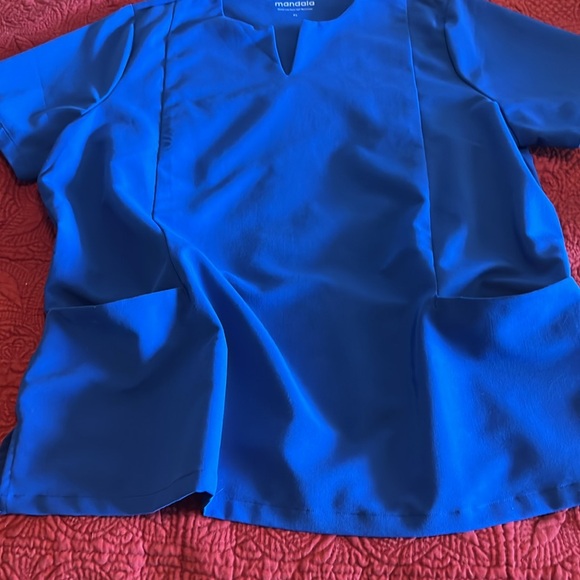 Mandala Royal Blue scrub set, smoke free home - Picture 3 of 7